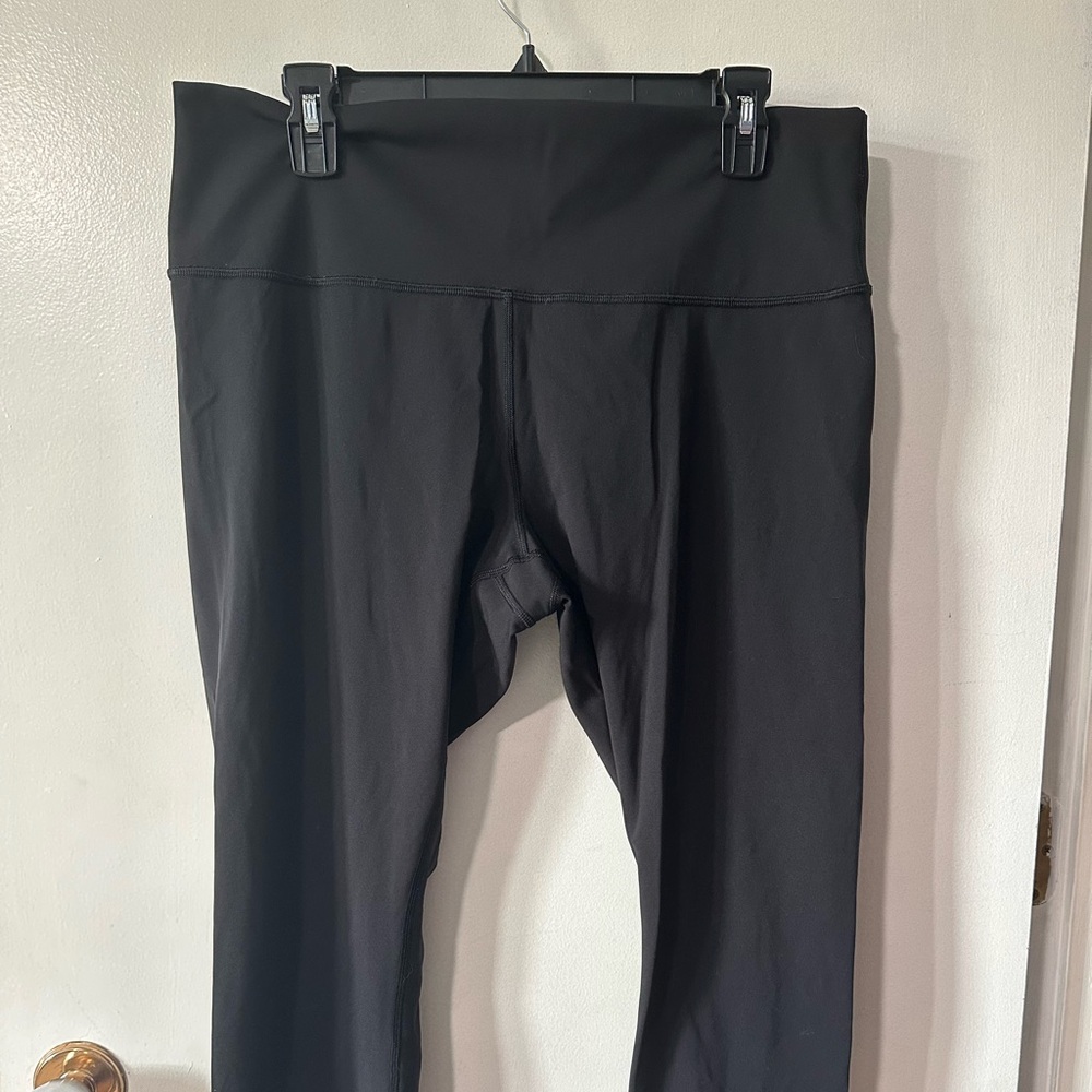 Black Lululemon Wunder Train HR tights
